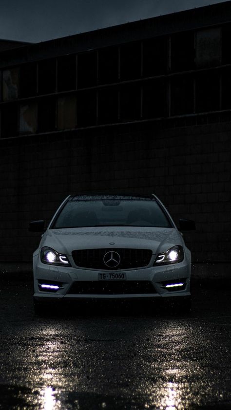 Beautiful Cars Wallpaper, Mercedes Cla Amg, Blacked Out Cars, Mercedes Benz C180, Mercedes Benz Wallpaper, Mercedes Logo, Merc Benz, Mercedes C63 Amg, Mercedes Wallpaper