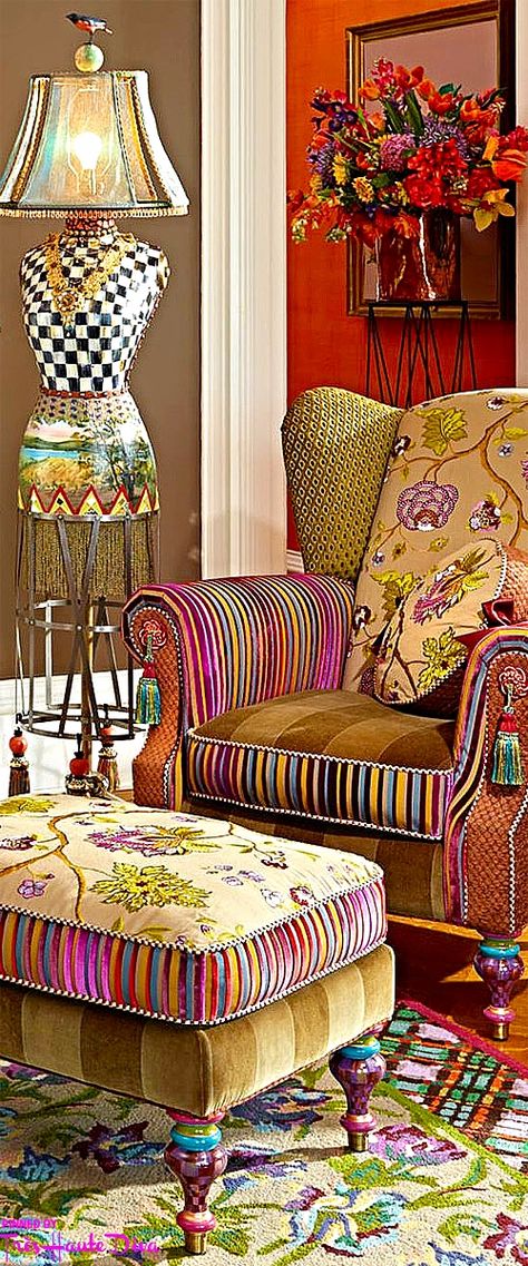 Hipster Decor, Chic Home Design, Funky Home Decor, Painted Chairs, Funky Furniture, Beautiful Chair, Mackenzie Childs, Redo Furniture, Upholstered Furniture