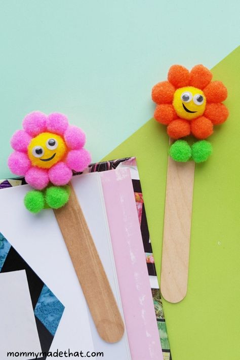 4h Cloverbud, Pompon Diy, Popsicle Stick Crafts For Kids, Pom Flowers, Babysitting Crafts, Halloween Arts, Stationary Ideas, Flower Bookmarks, Library Crafts