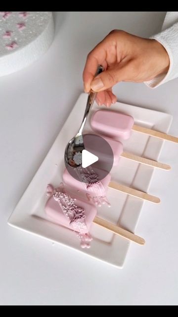 Cake Popsicles Recipe, Cakesicles Ideas For Birthday, Cake Popsicles Ideas, Cakesicles Ideas, Cake Popsicles, Angel Gowns, Pink Chocolate, Popsicle Recipes, Cake Tutorial