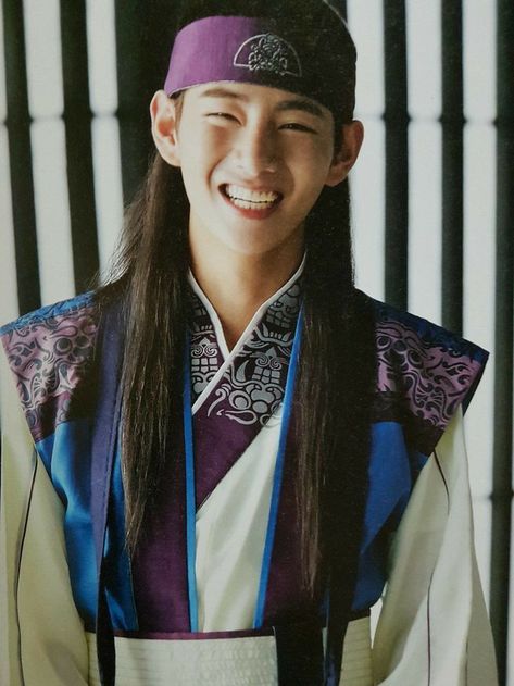 A Vapire fanfic. Taehyung is one of the seven vampire princes. Y/n a … #vampire #Vampire #amreading #books #wattpad V Hwarang, Hwarang Taehyung, I Love My Hubby, Kim Taehyung Wallpaper, V Taehyung, Baby Carrier, Look At You, Bts Boys, Bts Fanart