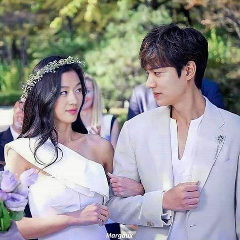 Legend Of Blue Sea, Legend Of The Blue Sea, Lee Min Ho Photos, Jun Ji Hyun, Sea Wedding, Wedding Picture Poses, Ji Hyun, Princess Drawings, Celebrity Drawings