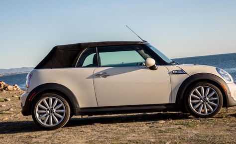 MINI Cooper S specs - http://autotras.com Cooper Car, Mini Cooper Convertible, Volkswagen New Beetle, Mini Copper, Mini Convertible, Mini Coopers, Girly Car, Car Goals, Road Trip With Kids