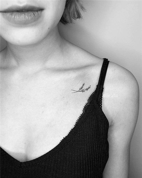 Collar Bone Tattoos, Collar Tattoo, Unique Small Tattoo, Small Shoulder Tattoos, Bone Tattoos, Small Girl Tattoos, Cute Little Tattoos, Cute Small Tattoos, Cool Small Tattoos