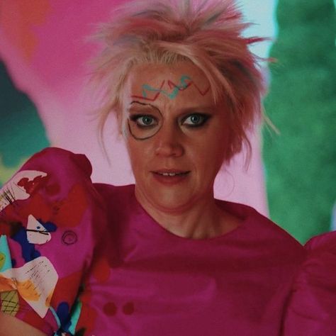 Weird Barbie Aesthetic, 60s Photoshoot, Weird Barbie, Barbie Aesthetic, Kate Mckinnon, Barbie Movie, Fantasy Movies, Her World, Barbie Movies