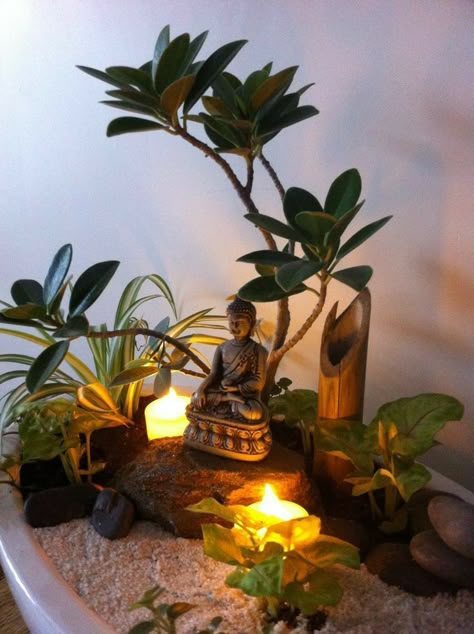 Living Room Zen Decor, Buddha Decor Living Room, Mini Jardin Zen, Miniature Garden Design, Miniature Zen Garden, Buddha Home Decor, Mini Zen Garden, Buddha Garden, Zen Garden Design