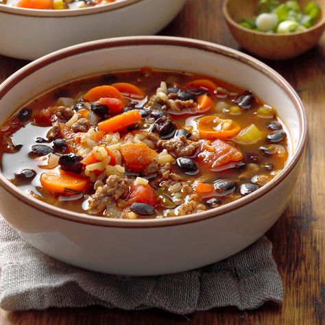 Beef & Black Bean Soup Black Bean Soup Recipe, Bean Soup Recipe, Beef Soup Recipes, Soup With Ground Beef, Black Bean Recipes, Beef Barley, Homemade Soup Recipe, Bean Soup Recipes, Black Bean Soup