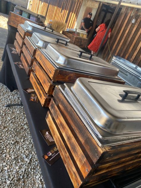 Chafers Display, Hot Food Table Display, Diy Food Warmer Buffet, Buffet Set Up Ideas Display Catering, Chaffing Dish Display Diy, Diy Chafing Dish, Chaffing Dishes Buffet Food Stations, Bbq Catering Display, Rustic Chafing Dishes