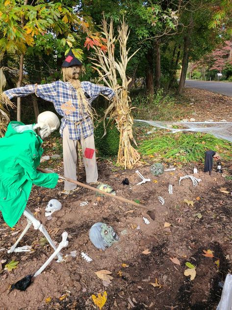 Grimtown Farm Haunted Farm Ideas, Haunted Farm, Scary Farm, Yard Haunt, Shower Time, Halloween 2020, Halloween Yard, Halloween Haunt, Halloween Party