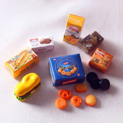 Smarter Shopping, Better Living! Aliexpress.com Rement Miniatures, Miniature Food Tutorials, Food Miniatures, Danish Butter Cookies, Miniature Dollhouse Accessories, Doll Scenes, Mini Stuff, Miniature Accessories, Toy Food