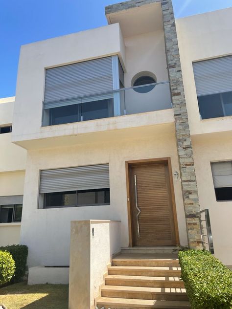 Villa-en-location-pas-cher-sur-Dar-Bouazza 400m, Casablanca, Garage Doors, Vision Board, Garage, Villa, Outdoor Decor, Quick Saves, Home Decor