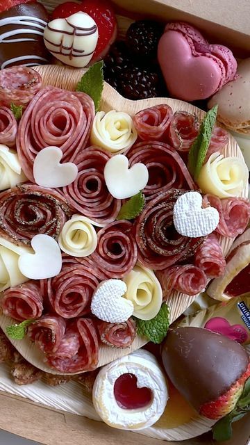 Heart Shaped Charcuterie Board, Charcuterie Heart, Valentines Day Charcuterie, Valentines Charcuterie Board, Heart Charcuterie, Valentine Charcuterie, Graze Tables, Heart Shaped Cheese, Cheese Platers