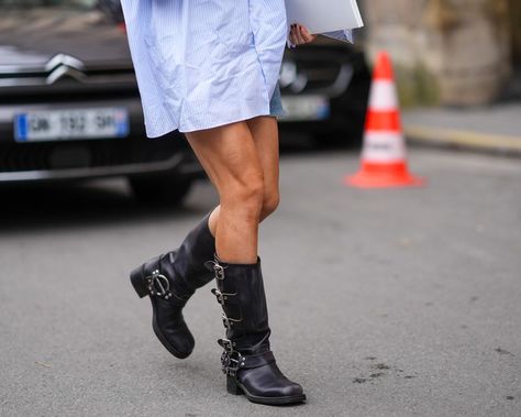 How to Wear Moto Boots for Any Season Black Motorcycle Boots Outfit, Mid Calf Moto Boots Outfit, Styling Moto Boots, How To Style Moto Boots, Frye Boots Outfit How To Wear, Frye Boots Outfit, Moto Boots Outfit, Motorcycle Boots Outfit, Reception Shoes