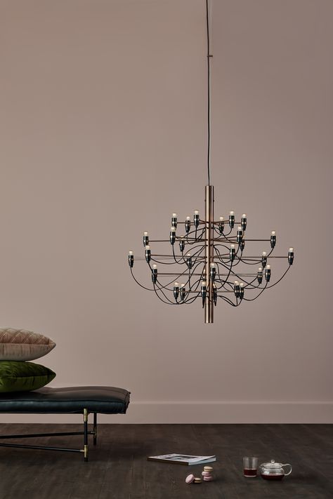 2097/30 antique copper special edition! - Flos Flos Chandelier, Flos 2097, Flos Light, Vintage Industrial Lighting, Staircase Lighting, Interior Accents, Italian Lighting, Suspension Design, Simple Lighting