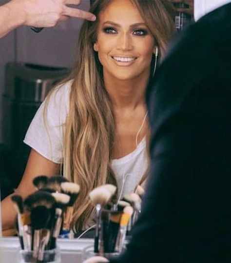 Jlo Makeup, Jennifer Lopez Makeup, Jlo Hair, Makeup Celebrity, Glam Team, Beauty Mistakes, Jenner Makeup, Hollywood Makeup, Celebrity Makeup Looks