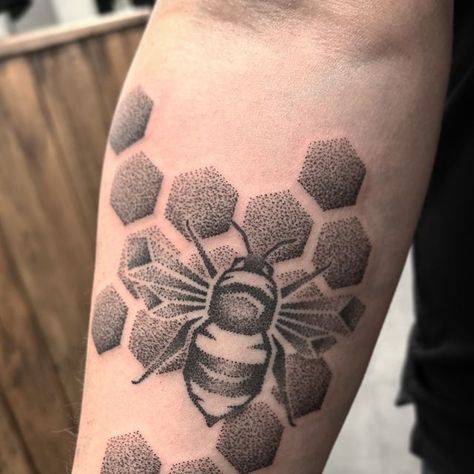 Neill Kerry on Instagram: "Today’s iNK. Added these dot work hexagon shapes to represent how many children my client has fostered. What an incredible thing to do. The existing geometric bee was done by mate @loudogtattoo. I think you’ll agree both work wonderfully together. More to add soon.   #bumblebee #geometric #dotwork #tattooart #wip #artist #armtattoo #ely #almostangelstattoofamily #neillkerry #instagram #art #tattooartists #tattooedmen" Geometric Hexagon Tattoo, Geometric Bee, Geometric Dotwork, Hexagon Tattoo, Honeycomb Tattoo, How Many Kids, S Tattoo, Forearm Tattoos, Instagram Art