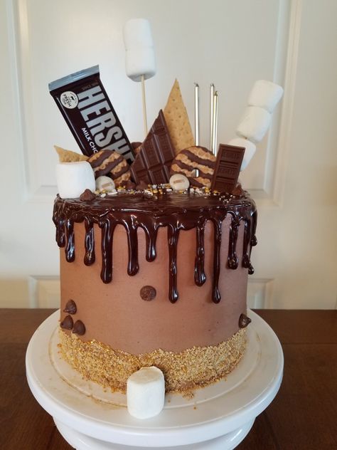 Bonfire Birthday Cake, Smores Birthday Cake, Smore Birthday Cake, Smore Cake Birthday, Smores Cake Decoration, Bonfire Birthday Cake Ideas, Camping Cake Ideas, Birthday Cake Smores, Glamping Cake