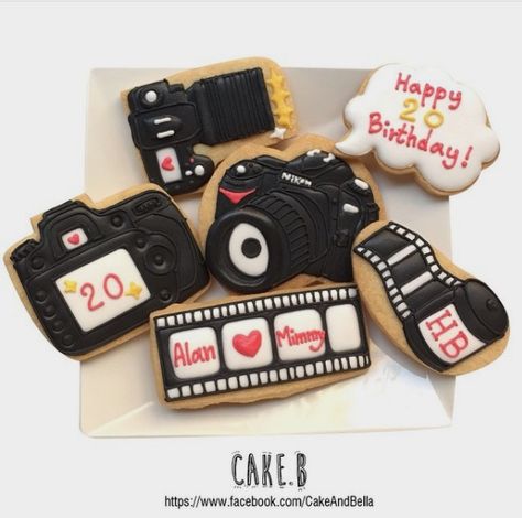 Cake.B = CakeAndBella on Instagram: “#Nikon  #D90 #happy #birthday #cakeb #camera #cameracookies #nikoncookies #糖霜餅乾” Camera Cookies, Photography Cookies, Travel Cookies, Record Cake, Camera Cake, Camera Cakes, Cupcake Cookie, Crazy Cookies, Sugar Cookie Royal Icing