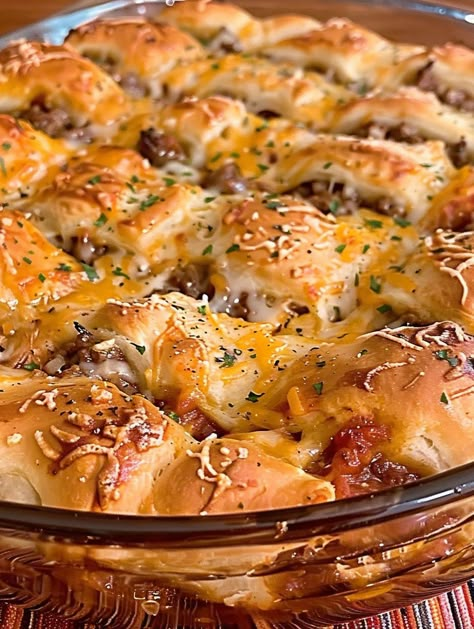 Italian Crescent Casserole Italian Beef Crescent Roll Casserole, Casseroles With Croissants, Italian Croissant Casserole, Crescent Roll Italian Bake, Italian Crescent Roll Casserole, Italian Crescent Rolls, Recipes With Crescent Dough Sheets, Italian Crescent Casserole, Crescent Roll Casserole Recipes