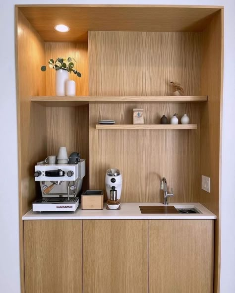 Kaffe Station, Office Coffee Station, Coffee Bar Station, Coffee Bar Design, Home Coffee Stations, Coffee Stations, Coffee Nook, Home Coffee Bar, Coffee Bar Home