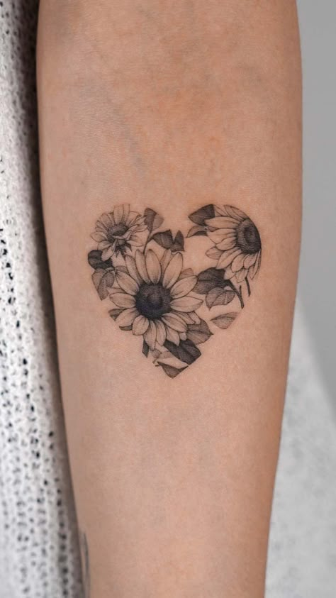 Daisy Tattoo Designs, Puzzle Piece Tattoo, Wrist Tattoo Cover Up, Daisy Tattoo, Sunflower Tattoos, Incredible Tattoos, Heart Tattoo Designs, Cute Tattoos For Women, Sunflower Tattoo Design