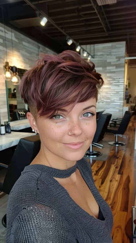 Pixie Cut Color, Red Pixie Cuts, 2024 Haircuts, Pixie Hair Color, Pixie Haircut Ideas, Edgy Pixie Haircuts, Hair To One Side, Cute Short Haircuts, Super Short Hair