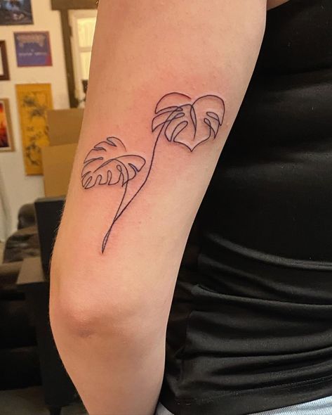 Hidden Leaf Tattoo, Monstera Fine Line Tattoo, Monstera Leaves Tattoo, Monstera Tattoos Leaves, Monstera Tattoo Design, Monstera Plant Tattoo, Monstera Leaf Tattoo, Monstera Tattoo, Anatomical Tattoos