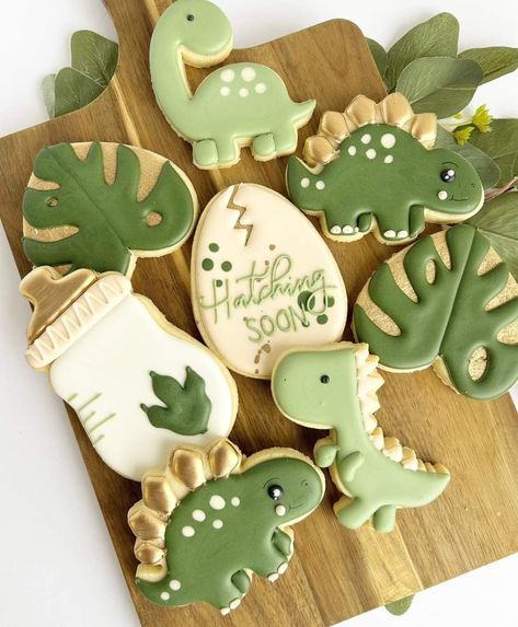 Baby Dinosaur Cookies Decorated, Baby Boy Dinosaur Shower Ideas, Dino Cookies Decorated, Baby Dinosaur Baby Shower Ideas, Hatching Soon Baby Shower Ideas, Dinosaur Baby Shower Cookies, Dino Baby Shower Ideas Boys, Dinosaur Treats, Dinosaur Baby Shower Ideas