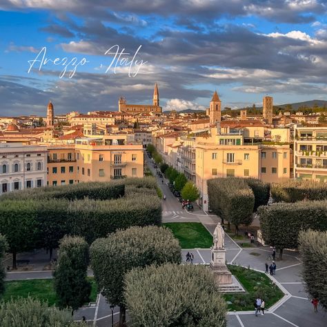 Arezzo: where time stands still and beauty thrives. ✨ Lose yourself in the charm of Tuscan hills, explore hidden gems, and savor the taste of Italy. Ready to experience Arezzo for yourself? Book your dream Italian getaway with us today! 🇮🇹 Head to our Link In Bio for more information. #ArezzoItaly #TuscanHills #ItalyTravel #VisitItaly #DiscoverItaly #ItalianRiviera #TuscanyTravel #EuropeanVacation #ItalyInLove #HiddenGemsItaly #SoireeTravelSpecialists Italian Getaway, Arezzo Italy, Tuscan Hills, Tuscany Travel, Time Stands Still, Time Stood Still, European Vacation, Visit Italy, August 1