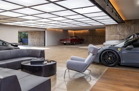 Cool Garages, Luxury Garage, Garage Interior, Architecture Model Making, Deco Boheme, Hollywood Hills, Garage Design, Los Angeles Homes, Big Houses