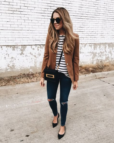 Instagram Lately .13 | The Teacher Diva: a Dallas Fashion Blog featuring Beauty & Lifestyle 50 Skirt, Elegant Work Outfits, Casual Chic Outfits, Style Désinvolte Chic, Style Casual Chic, Clothing Staples, Dallas Fashion, Brown Blazer, Office Outfit