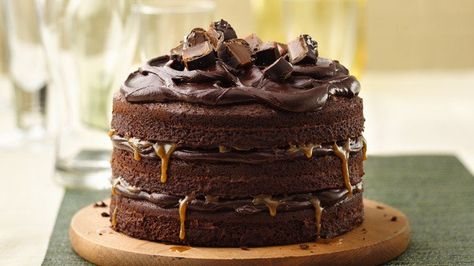 Tall, Dark and Stout Chocolate Layer Cake Devils Food Cake, Chocolate Layer Cake, Gateaux Cake, Food Cake, Chocolate Cream, Chocolate Baking, Betty Crocker, Chocolate Cake Recipe, Food Cakes