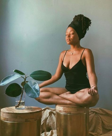 Image Positive, Black Hippy, Estilo Fitness, Black Femininity, Supply Chain, Mode Inspiration, Black Is Beautiful, Black Aesthetic, Yoga Meditation