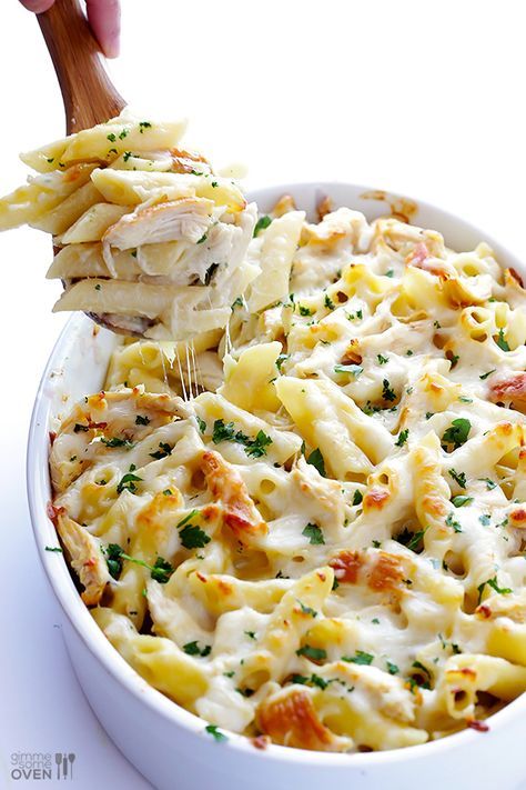 This Chicken Alfredo Baked Ziti recipe is simple to make, affordable, delicious, and picky-eater friendly! Chicken Alfredo Baked Ziti, Alfredo Baked Ziti, Baked Ziti With Chicken, Resep Pasta, Chicken Alfredo Bake, Baked Ziti Recipe, Ziti Recipes, Baked Ziti, Good Eat