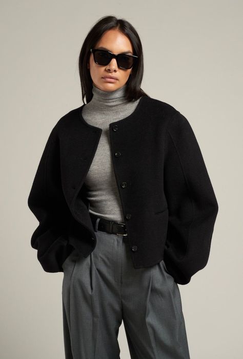 Collarless Jacket Women, Black Jacket Outfit Women Classy, Double Jacket Outfit, Short Wool Jacket, Autumn In Paris Outfit, Short Black Coat Outfit, Wool Jacket Outfit, Black Jacket Winter, Black Jacket Outfit