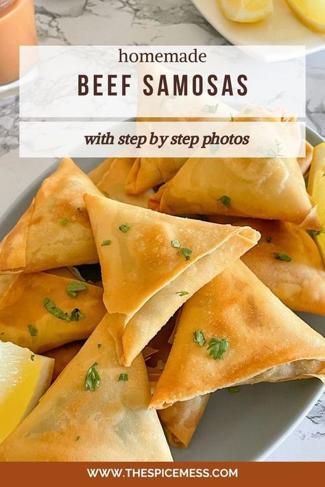 Samosa Filling Recipe Ground Beef, Veg Samosa Recipe, How To Fold Samosas Step By Step, Samboosa Recipe, Samosa Recipe Indian, Samosa Filling Recipe, Pakistani Snacks, Pakistani Dinner, Beef Samosa Recipe