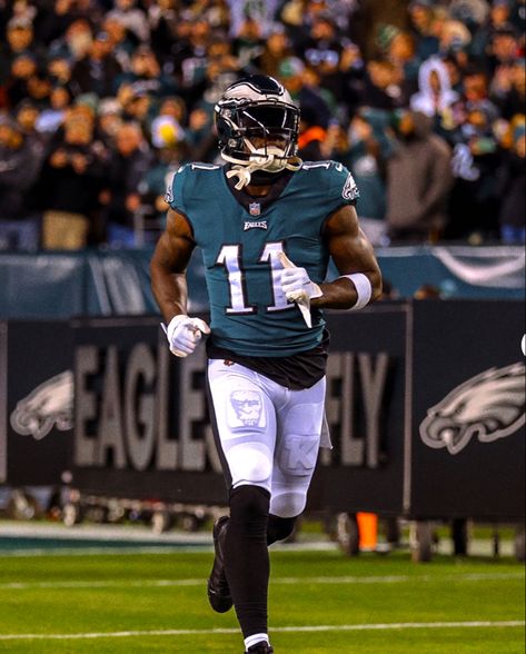 Aj Brown, American Football Uniforms, Nfl Flag, Nfl Football Pictures, Philadelphia Eagles Fans, Kobe Bryant Pictures, Philadelphia Eagles Football, Fly Eagles Fly, Eagles Fans