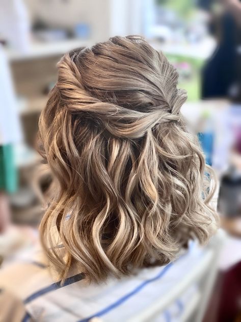 Cocktail Hairstyles, Belize Wedding, Party Hairstyle, Beach Wave Hair, Beach Hairstyles For Long Hair, Stunning Hairstyles, Beach Hairstyles Medium, Beach Wave, Short Human Hair Wigs