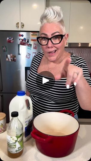 Making Cheese At Home Simple, Homemade Mozzarella, Recipes Cheese, Emergency Preparedness Food, Cheese Homemade, Diy Cheese, Facebook Recipes, Milk Products, Cheese Making