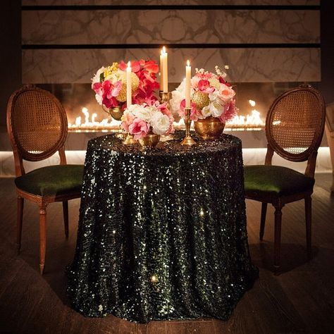 Black Tablecloth Wedding, Sequin Tablecloth Wedding, Rose Gold Sequin Tablecloth, Sequin Table Cloth, Sequin Cake, Gold Sequin Tablecloth, Tablecloth Wedding, Cloth Table Covers, Black Tablecloth