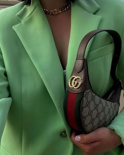 Lady holding Gucci handbag with green blazer and gold chain White Coffee Aesthetic, Coffee Aesthetic Fall, Gucci Bag Outfit, Moet Champagne, Gucci Mini Bag, Luxury Bags Collection, Vintage Prada, Gucci Handbag, Best Friend Outfits