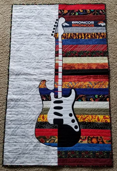 Guitar Quilt, Guitar Patterns, 3d Quilts, Guitar Wall, Landscape Quilts, Guitar Collection, Pretty Quilt, Lap Quilts, Patchwork Quilt Patterns