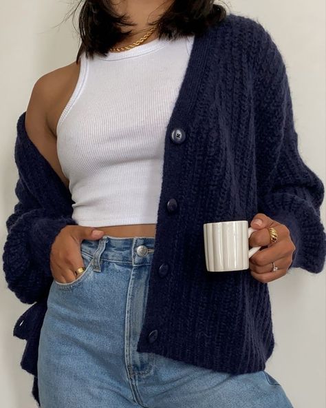 Fashion Inspo Outfits2023, Navy Blue Outfit Ideas Aesthetic, Dark Blue Cardigan Outfit Aesthetic, Navy Jacket Outfit Aesthetic, Navy Blue Crochet Sweater, Navy Knit Cardigan Outfit, Chunky Cardigan Aesthetic, Dark Blue Knit Sweater, Deep Blue Outfit Aesthetic