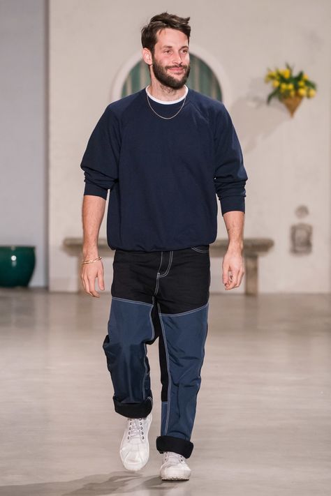 Simon Porte Jacquemus #simonjacquemus Dapper Suits, Men's Denim Style, Fashion For Petite Women, Fashion Design Collection, Seoul Fashion Week, Seoul Fashion, Mens Style Guide, Mens Fashion Classy, Next Clothes