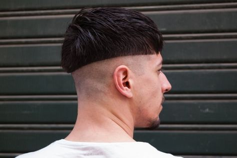 10 Chili Bowl Haircuts Every Men Should Try Curly Bowl Cut, Chili Bowl Haircut, Grey Hair Tones, Box Haircut, Hispanic Hairstyles, Haircut Man, Braided Man Bun, Low Skin Fade, Edgars Haircut