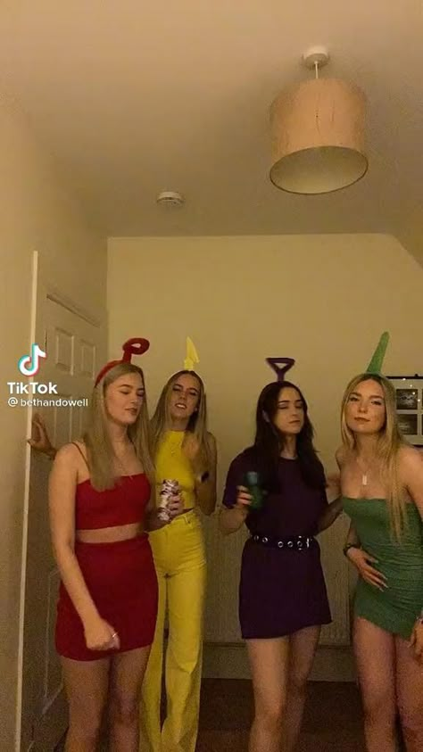 Teletubbies Costume Aesthetic, Cute Halloween Costumes For 2 Friends, Coustems Ideas For Group Of 4, Halloween Costumes Women 3 Friends, Trio Customes Halloween, Home Made Hollween Costumes, Halloween Costume Friends Group, Halloween For 4 People, Baddie Halloween Costumes Group Of 3