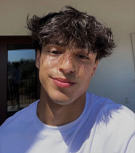 Eddie Tiktok, Eddie Preciado, Street Racer, Haircut And Color, Cute Actors, Wet Hair, What Is Life About, Muse, Hair Cuts