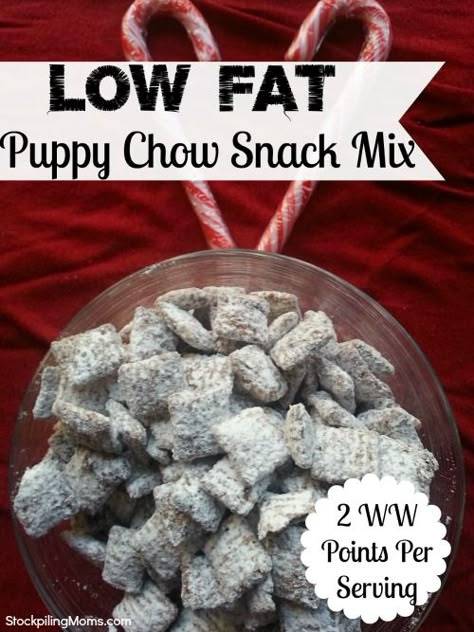 Low Fat Puppy Chow Snack Mix tastes delicious and only has 2 WW points per serving and is gluten free! Easy Puppy Chow Recipe, Puppy Chow Mix, Puppy Chow Snack, Puppy Chow Cookies, Fat Puppies, Chex Mix Recipes Original, Puppy Chow Christmas, Puppy Chow Chex Mix Recipe, Chex Mix Puppy Chow