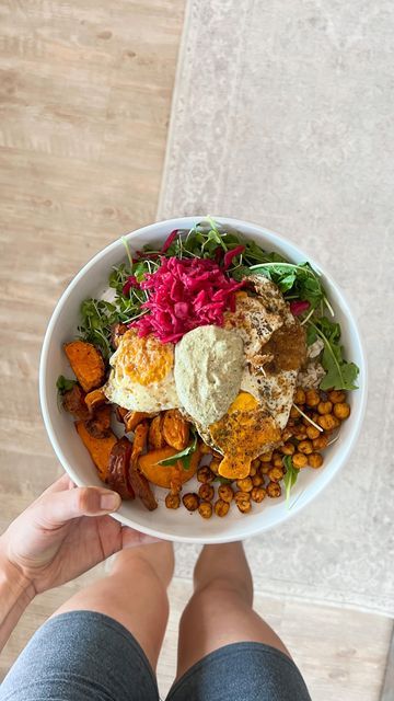 Medatrainian Bowl, Gluten Free Aesthetic Food, Healthy Food With Protein, Healthy Nourish Bowls, Nourishing Food Clean Eating, Healthy Recipe Aesthetic, Whole Food Meal Aesthetic, Healthy Gym Food, Vegetarian Dishes Aesthetic