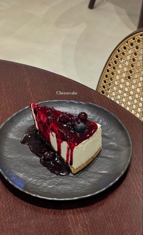 Cheesecake Snapchat, Foodie Instagram Stories, Cheesecake Snap, Cheesecake Business, Cheesecake Aesthetic, Pastry Aesthetic, Food Snapchat Story, Food Photography Aesthetic, Food Captions